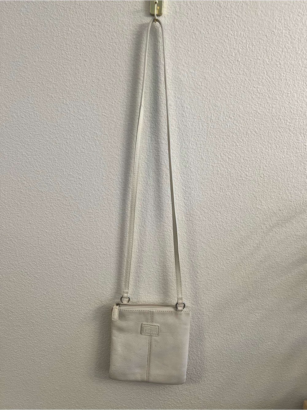Fossil Genuine Leather Crossbody Wallet Purse  Ivory Cream RFID Style Organizer